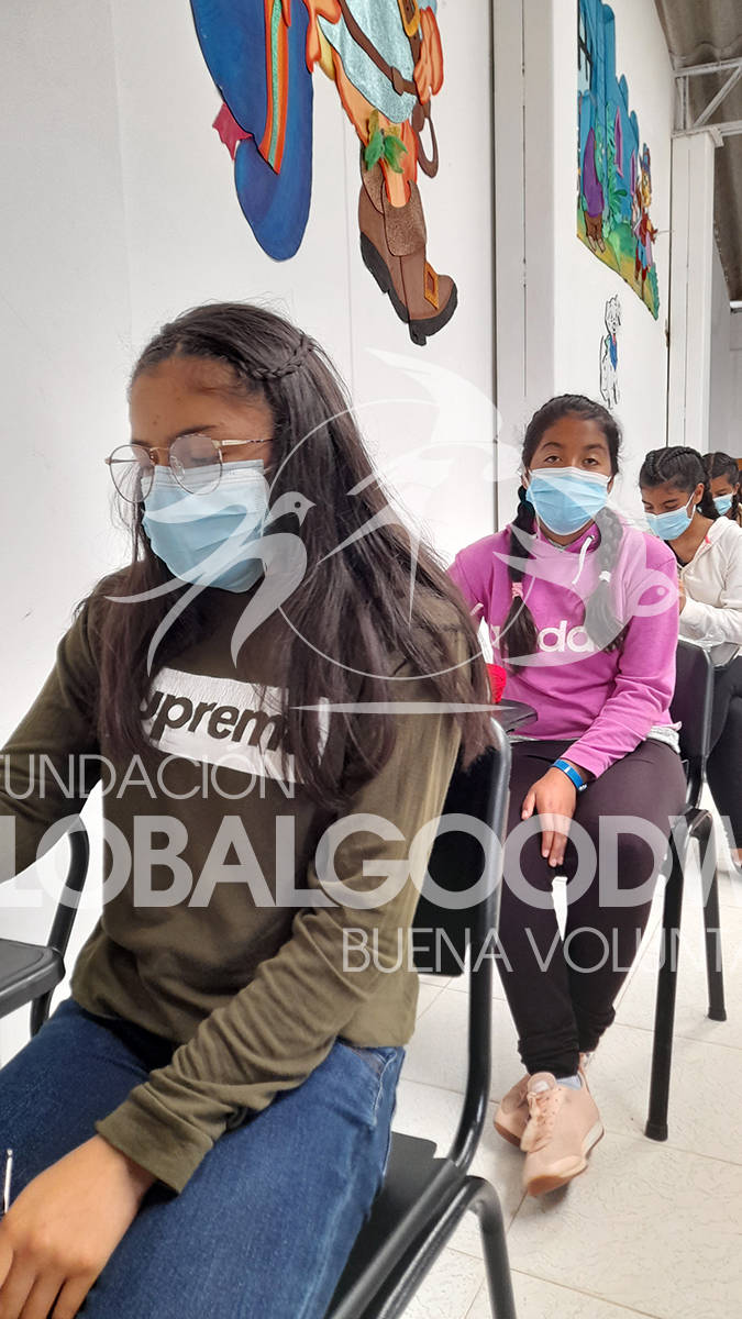 Aprendiendo a Tejer con Buena Voluntad