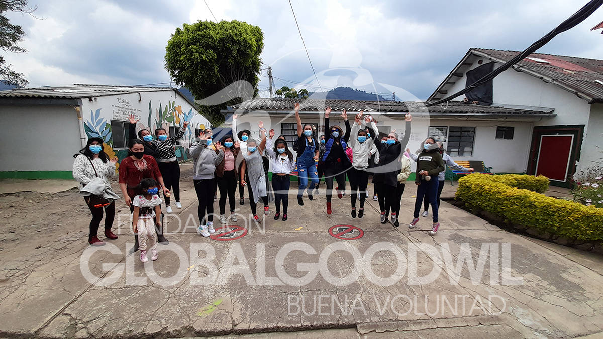 Aprendiendo a Tejer con Buena Voluntad