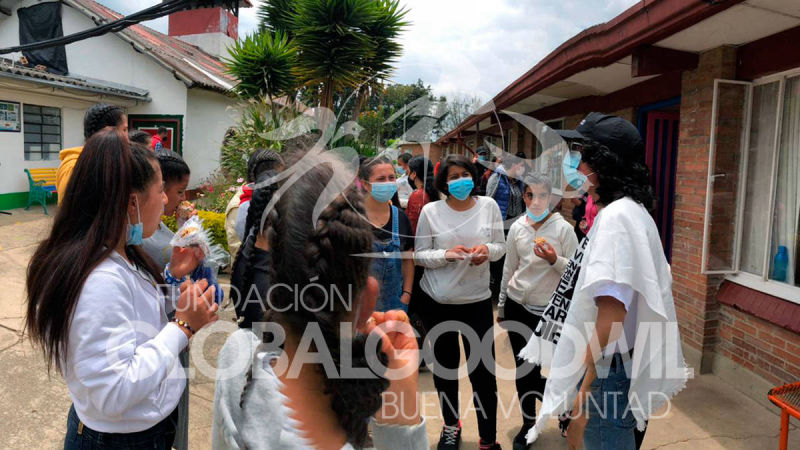 Aprendiendo a Tejer con Buena Voluntad