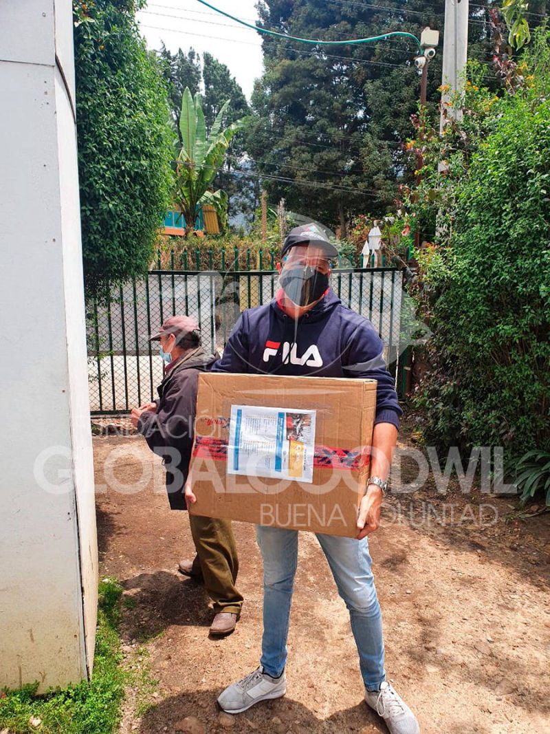 Entrega de donaciones