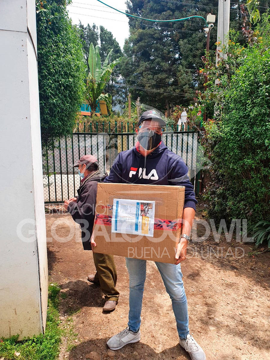 Entrega de donaciones