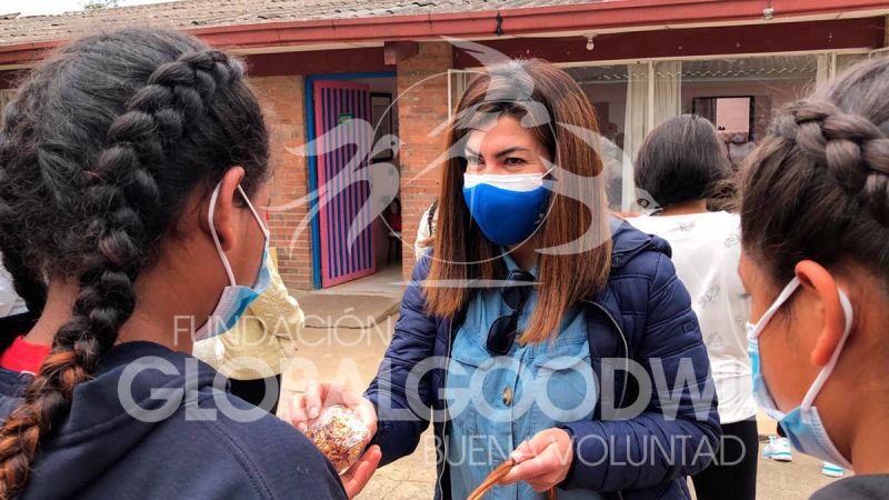 Aprendiendo a Tejer con Buena Voluntad