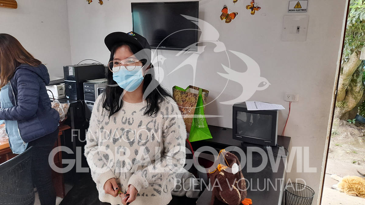 Aprendiendo a Tejer con Buena Voluntad