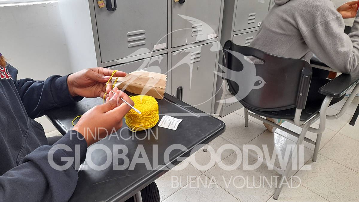 Aprendiendo a Tejer con Buena Voluntad