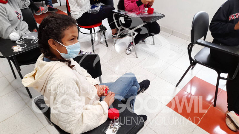 Aprendiendo a Tejer con Buena Voluntad