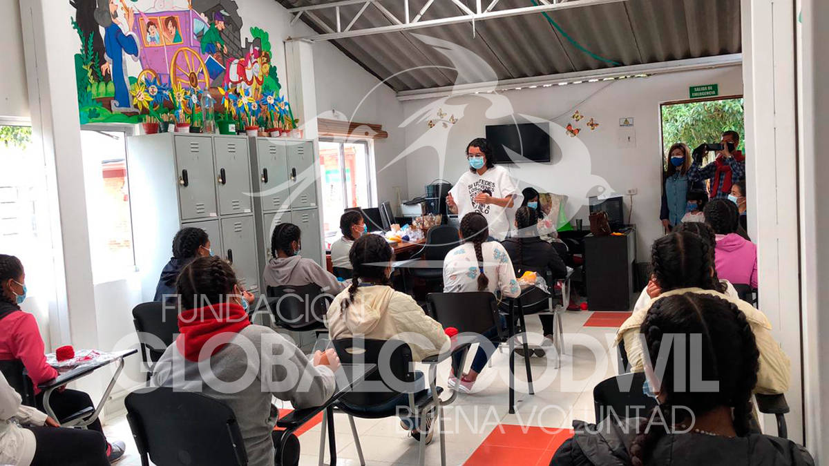 Aprendiendo a Tejer con Buena Voluntad