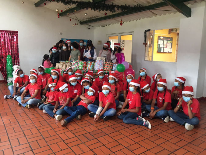 Campaña Apadrina a un niño en navidad
